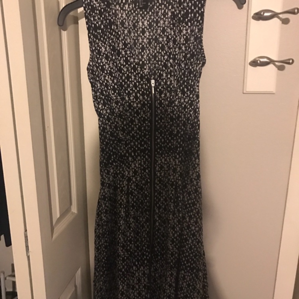 H&M black and white dress- XS